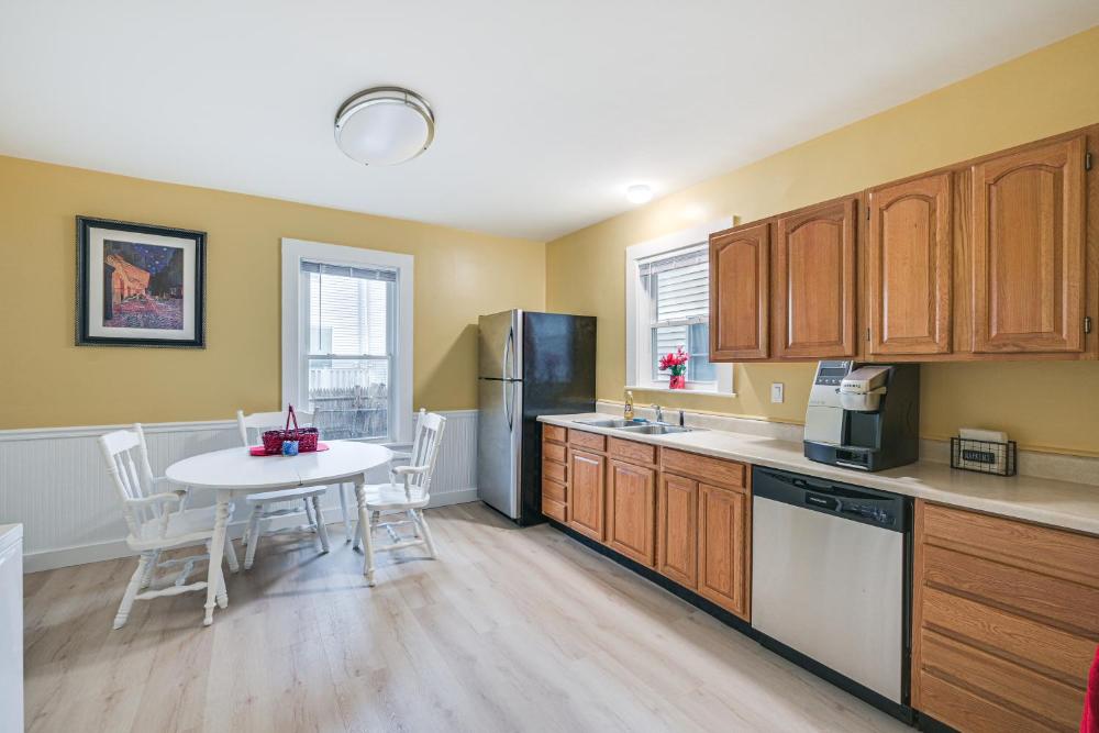 5 Mi to Dtwn Boston! Family-Friendly Medford Apt